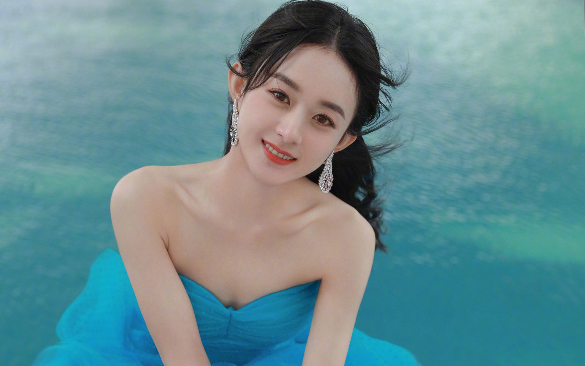 绿茵场外的无解答案，当扎克·拉文踏入欧冠之夜